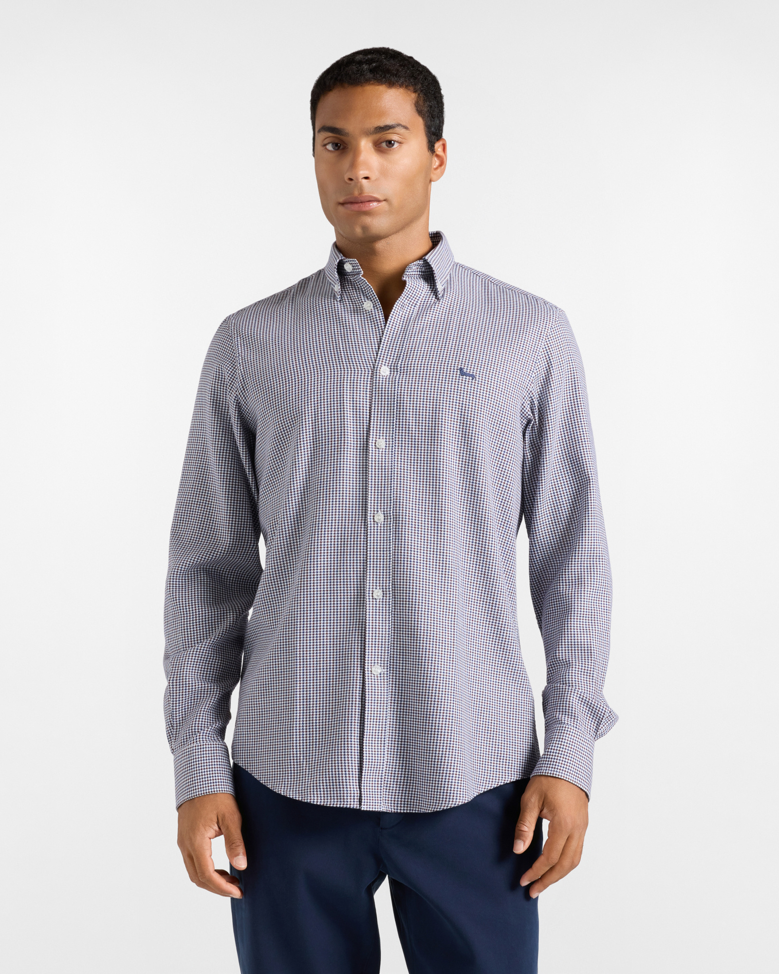 Camisa de hombre en algod&oacute;n reforzado pata de gallo de corte regular, color ciclamen