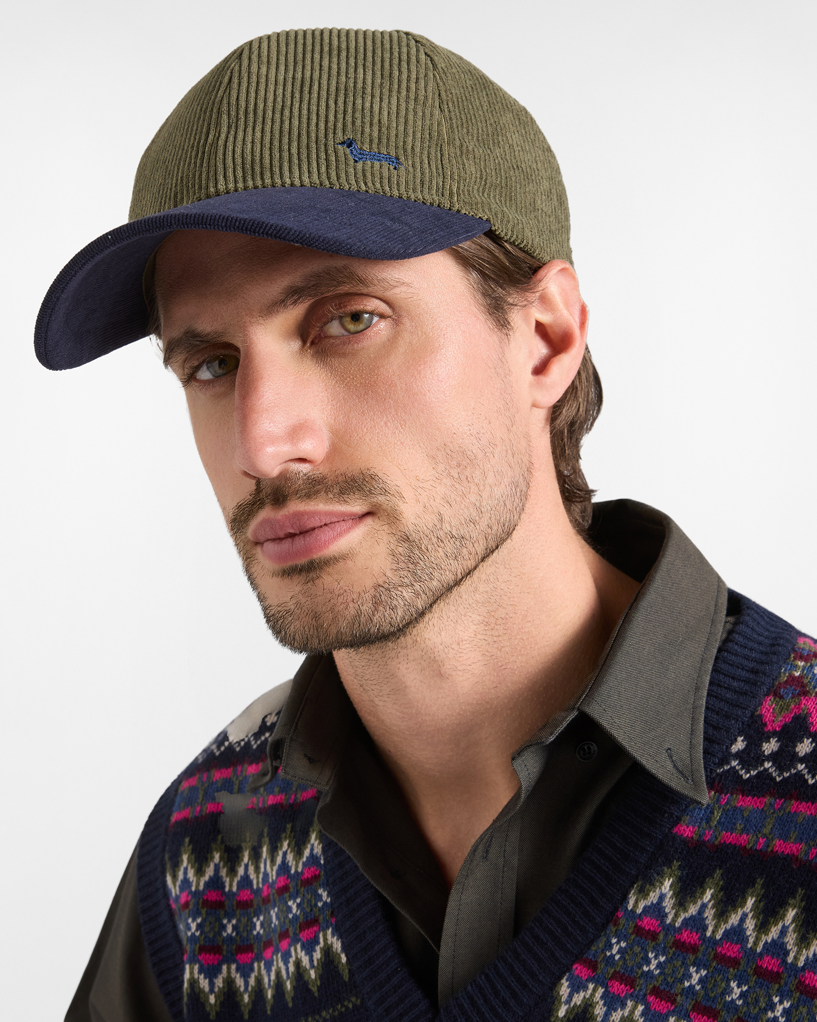 Baseball Cap Uomo in Twill di Cotone Verde con Bassotto Ricamato