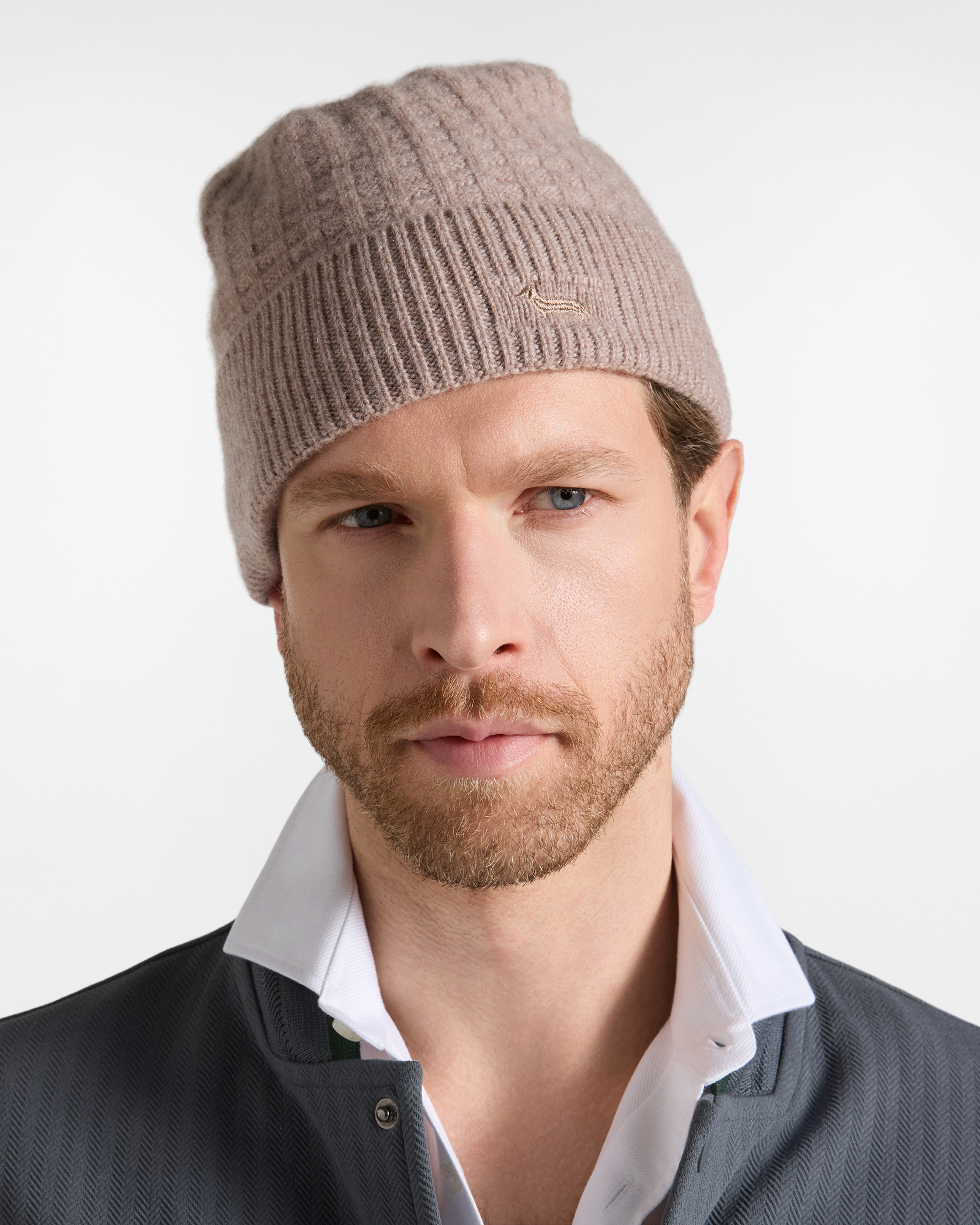 Beanie Uomo in puro cashmere punto maglia beige