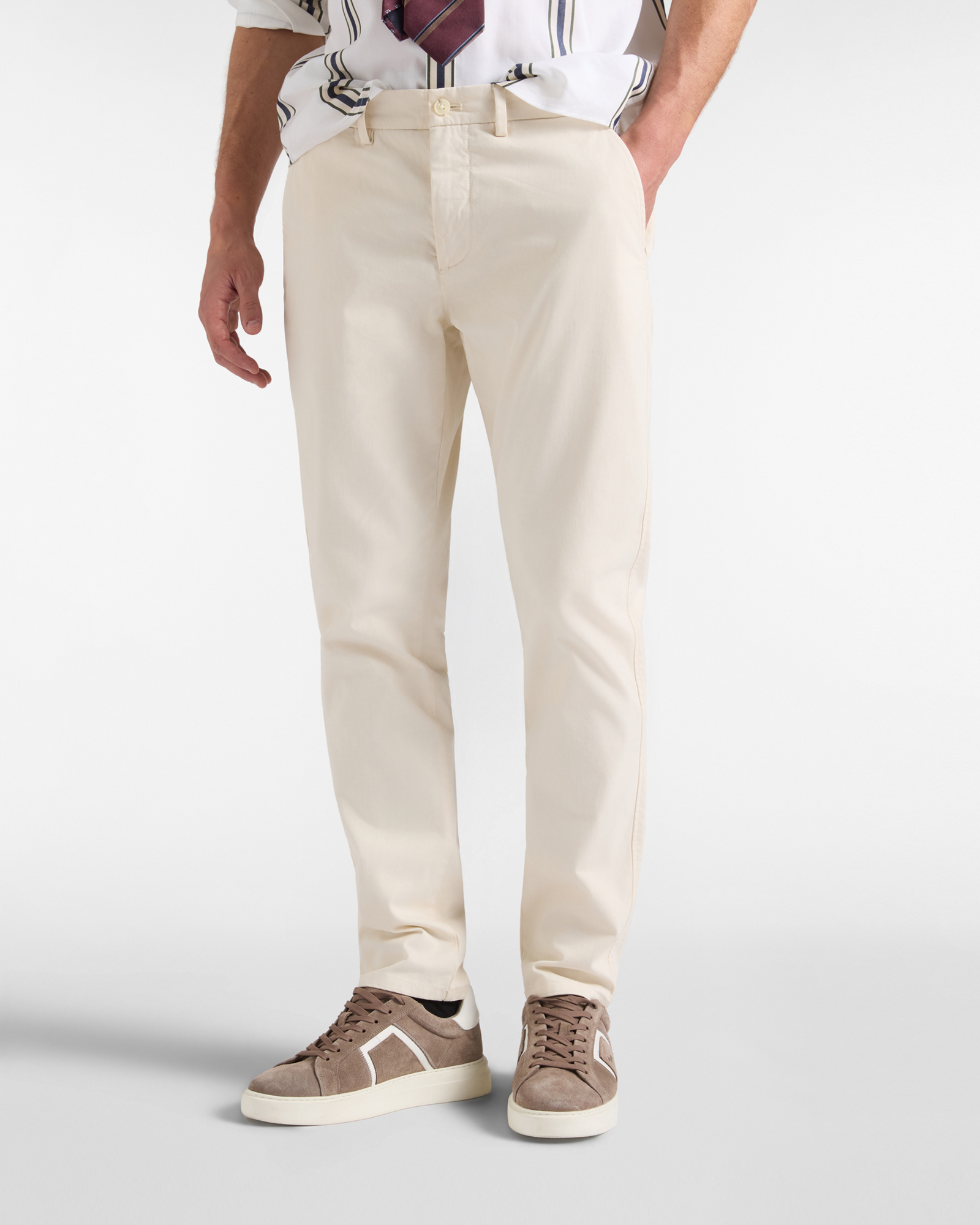 Men&rsquo;s narrow-fit beige stretch cotton chino pants
