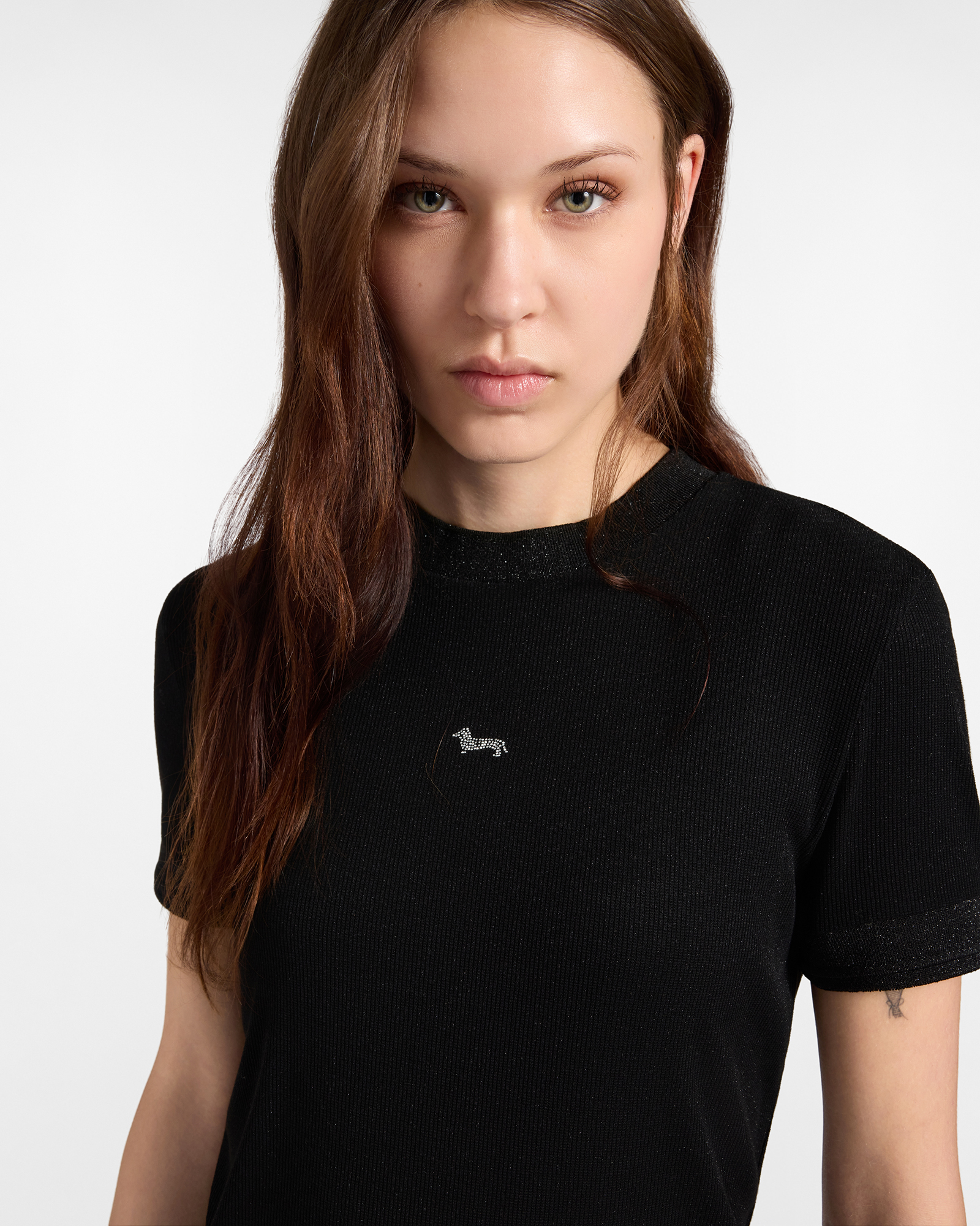 Camiseta de mujer de corte ajustado en punto acanalado lam&eacute; con ribete de strass en nailon el&aacute;stico, NEGRO, large