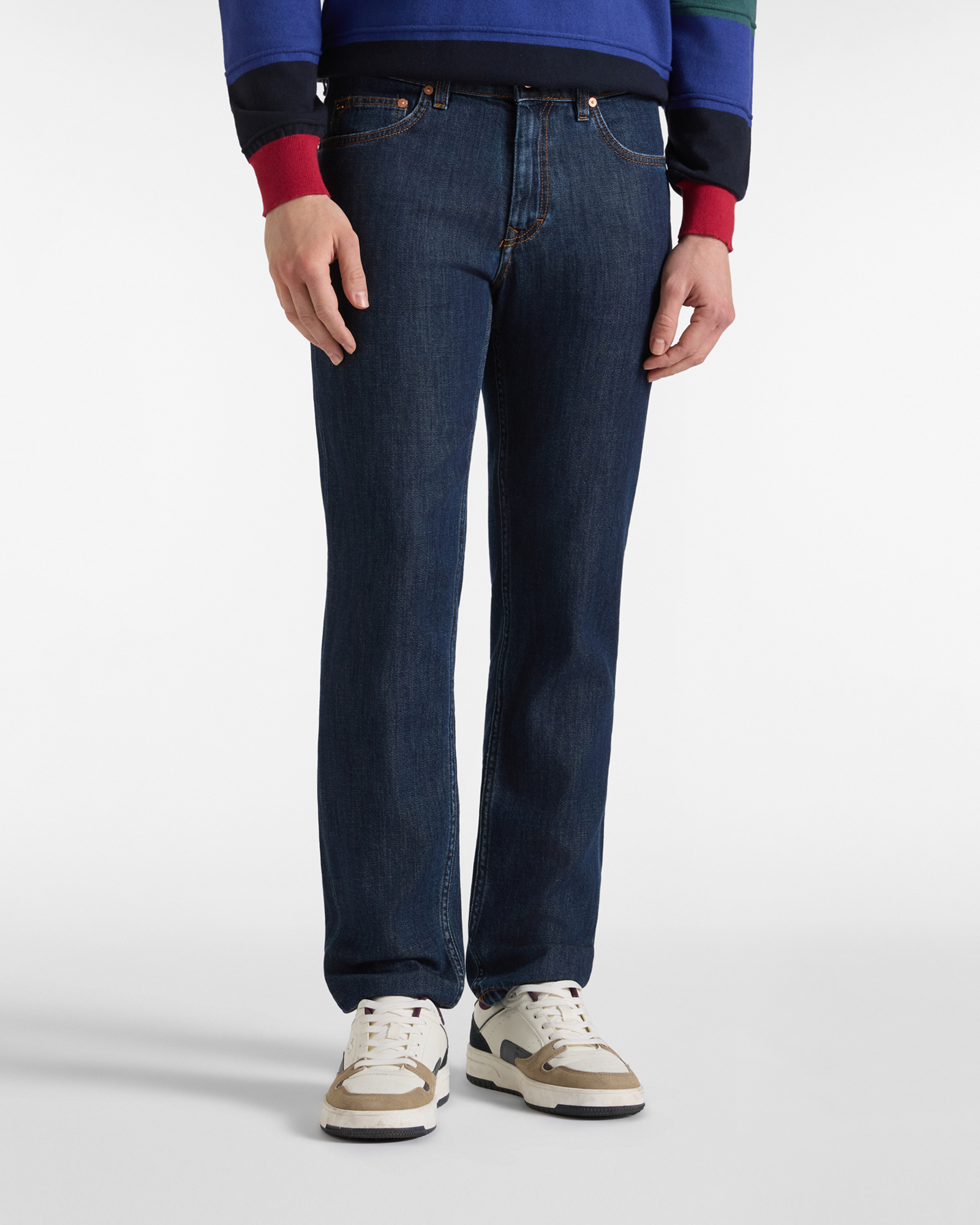 Men&rsquo;s narrow-fit dark blue 5-pocket cotton and wool blend denim trousers Made in Italy