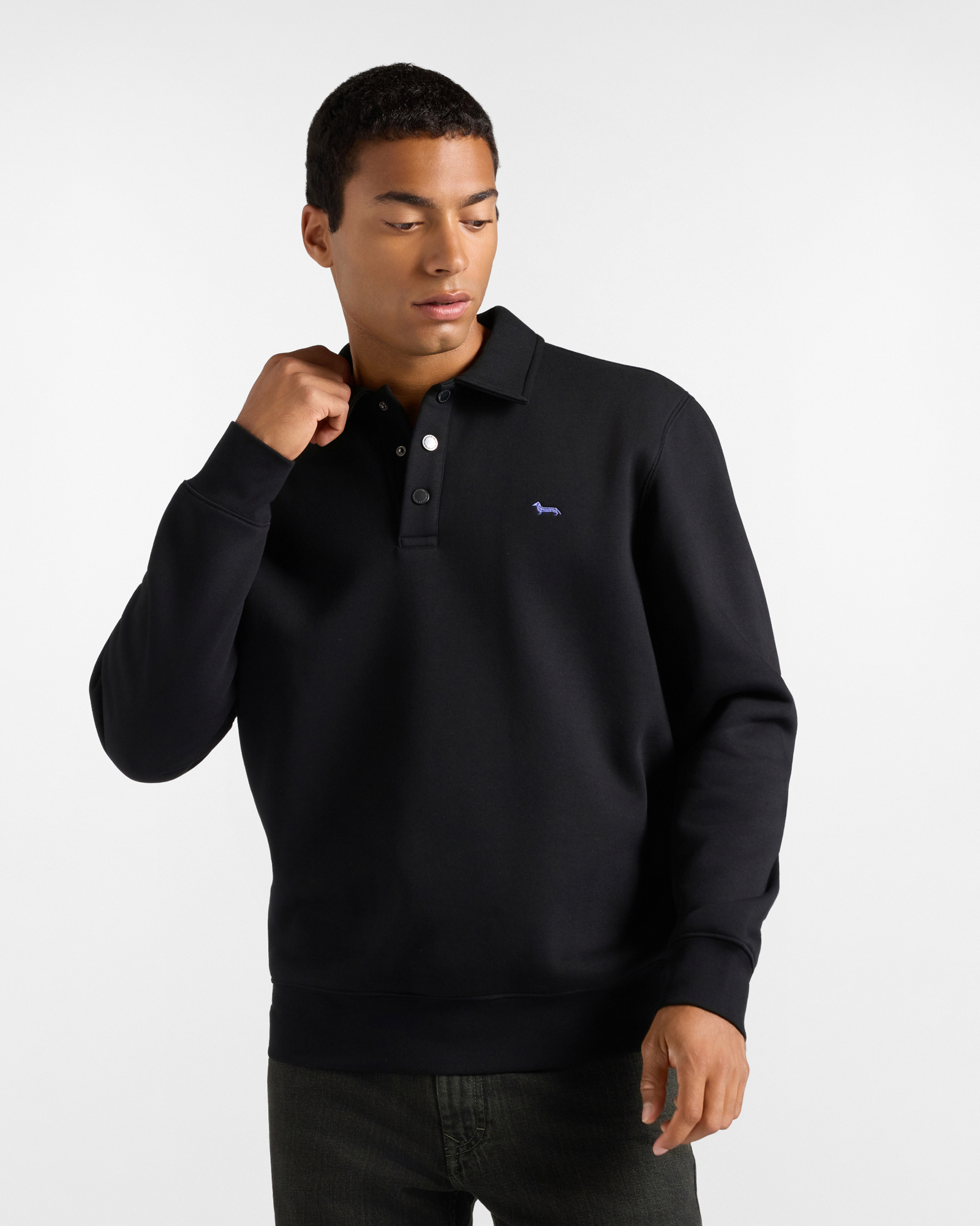 Men's black polo collar sweatshirt with snap buttons