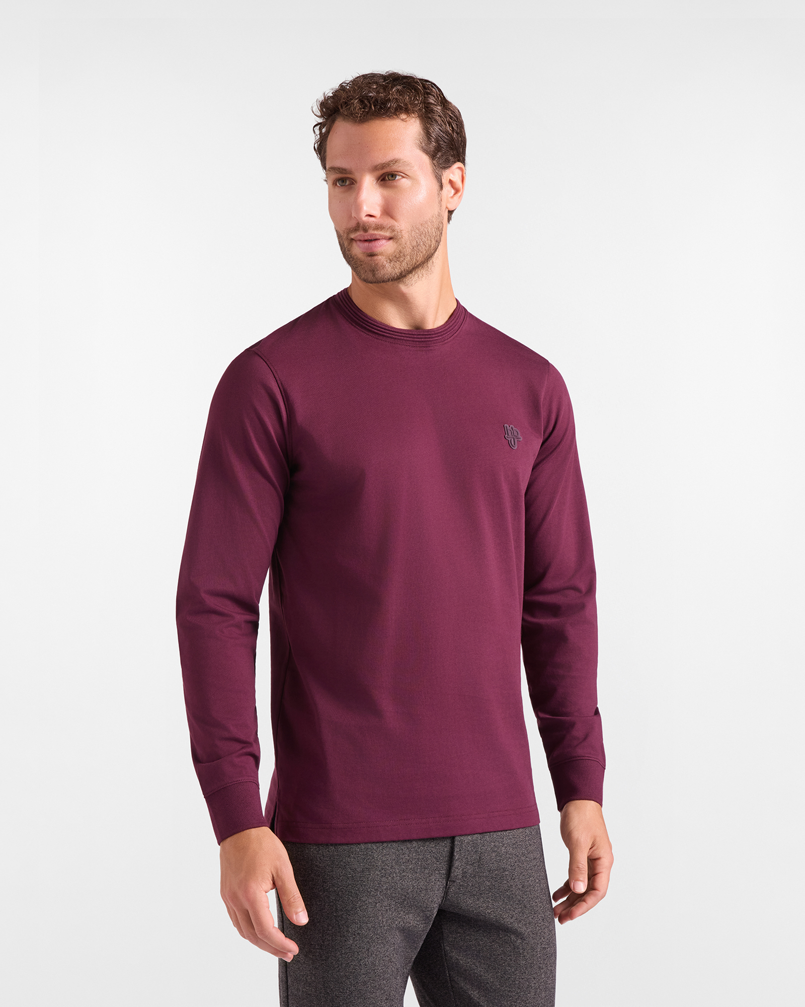 Men&rsquo;s HBJ T-shirt with Logo Patch in Pure Plum-Coloured Cotton