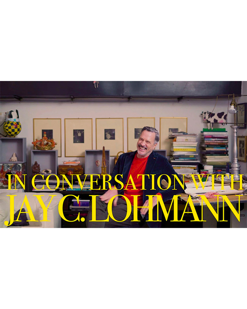 Casual Conversations &egrave; uno spazio creativo in cui voci differenti si uniscono e si alternano per plasmare nuove visioni ispirate allo spirito italiano e allo stile libero di Harmont & Blaine. Un terreno di gioco dinamico, un concetto in evoluzione, un dialogo condiviso carico di immaginazione, estro e libert&agrave; espressiva. Un incontro di menti, idee e influenze che connettono l&rsquo;approccio eclettico e curioso del brand a una serie di artisti della scena creativa contemporanea, italiana e internazionale.